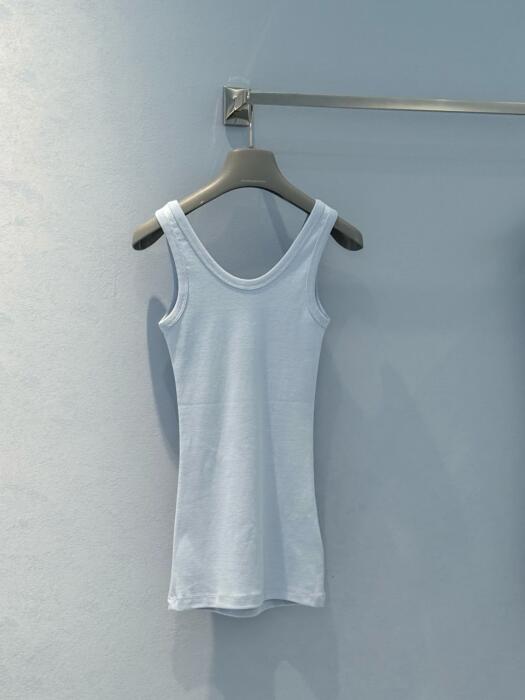 Prada image 1