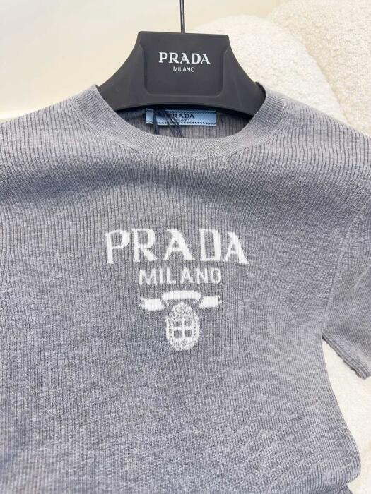 Prada image 2