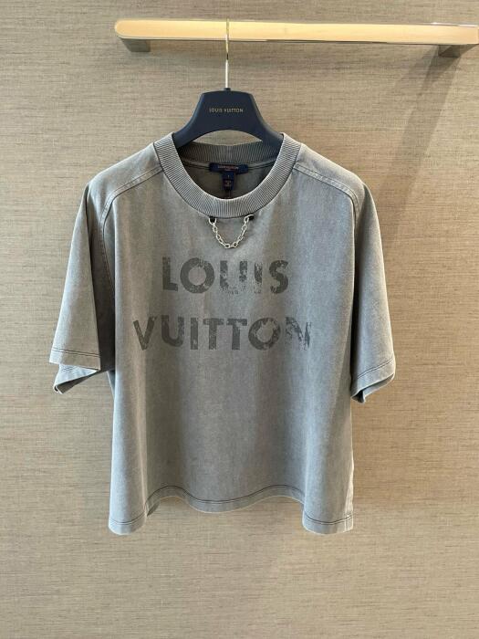 LV Clothes image 0