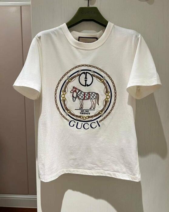 Gucci clothes image 0