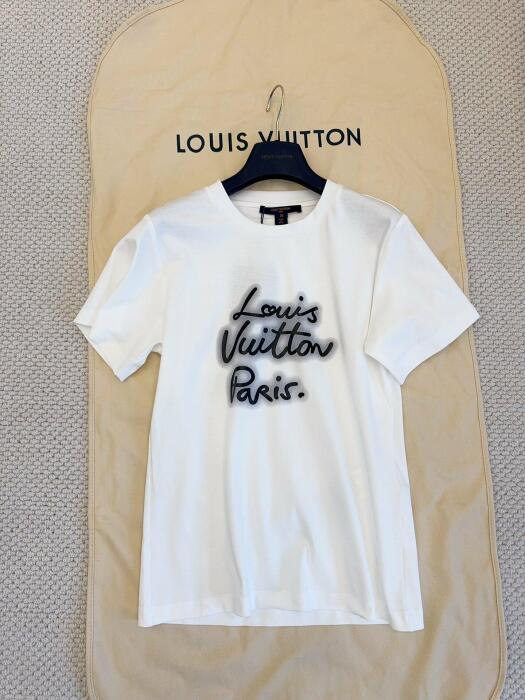 LV Clothes image 0