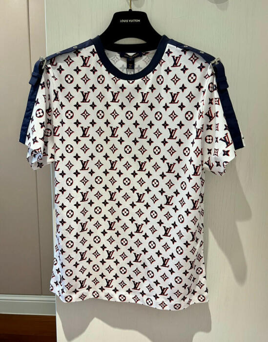 LV Clothes image 0