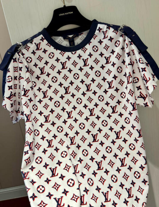 LV Clothes image 1