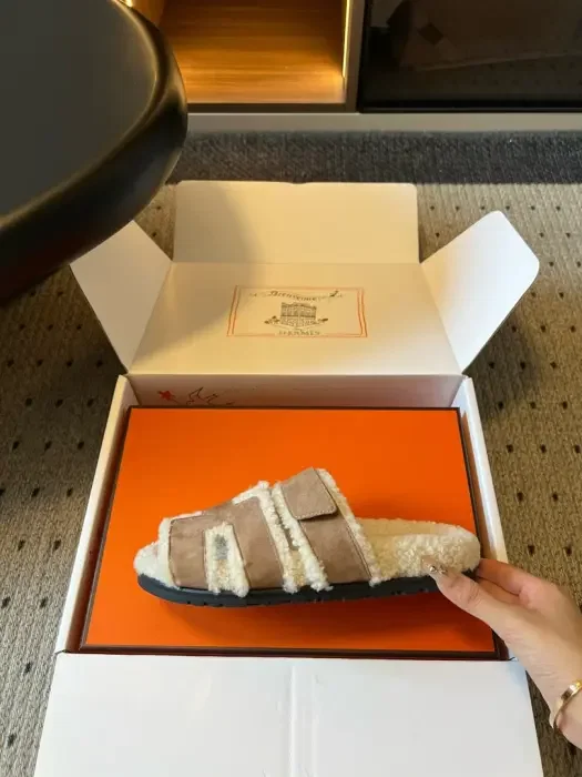 Hermes shoes  image 3
