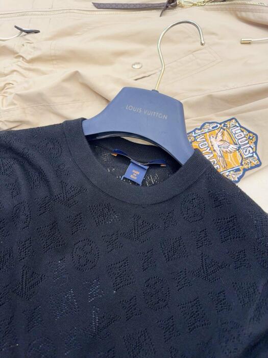 LV Clothes image 1