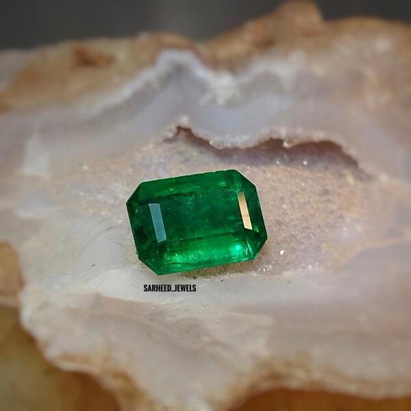 Natural Emerald - 4.48 ct image 0