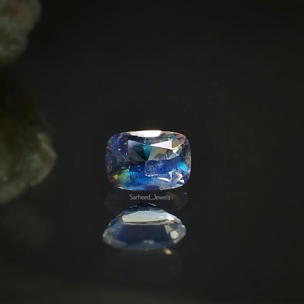 Natural Rainbow Moonstone - 3.27 ct image 0