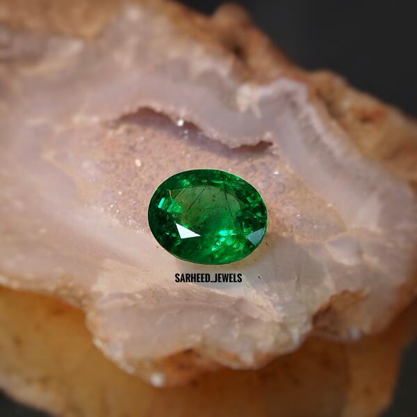 Natural Emerald - 5.42 ct. image 2