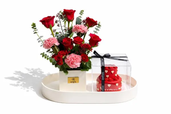 Valentine Love Bloom & Cake Gift Set image 1