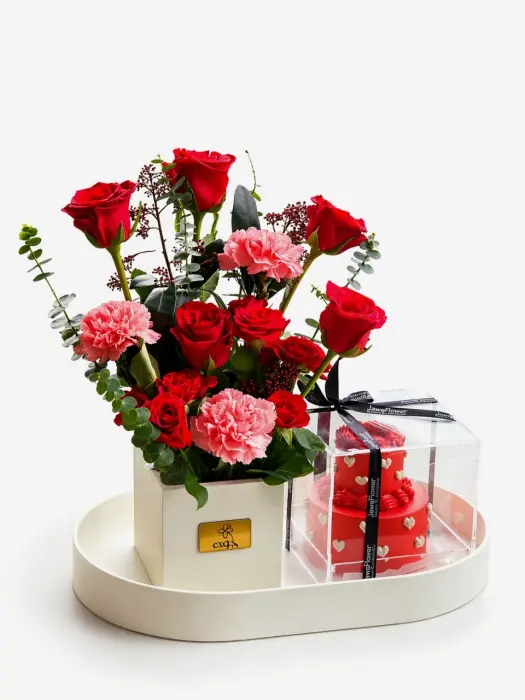 Valentine Love Bloom & Cake Gift Set image 0