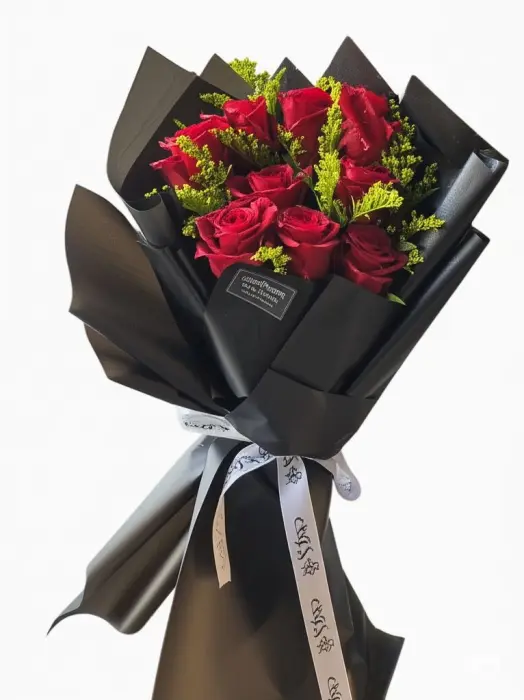 Classic Red Rose Bouquet image 0
