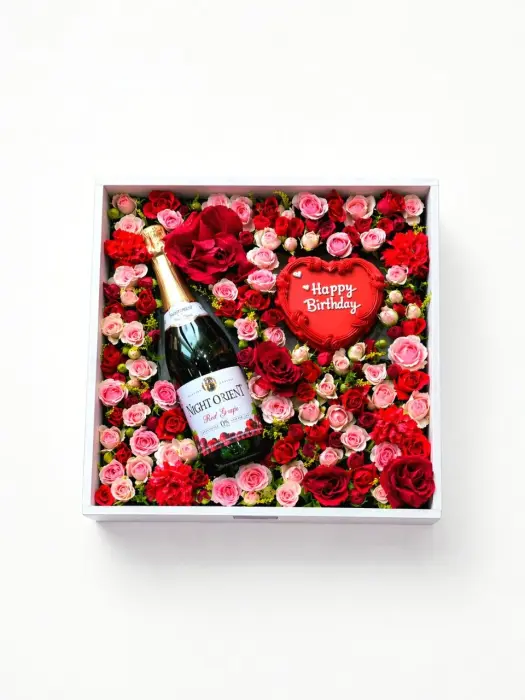 Luxury Flower Box with Cake & Drink image 0