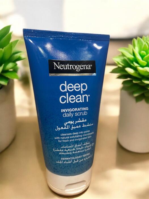 neutrogena deep clean scrub 150ml image 0
