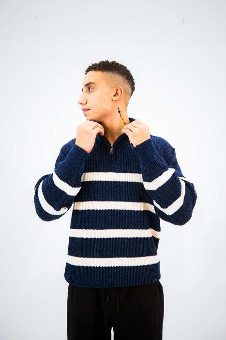 Navy knitted zip-up hoodie image 2
