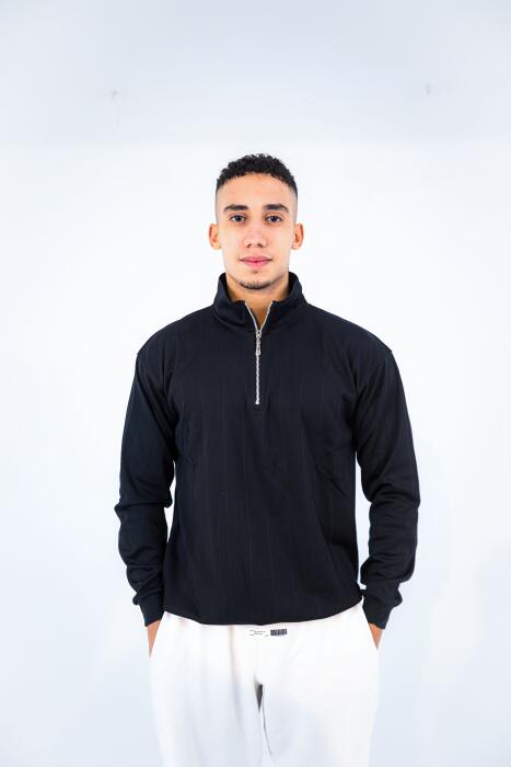 Black zip-up hoodie image 0