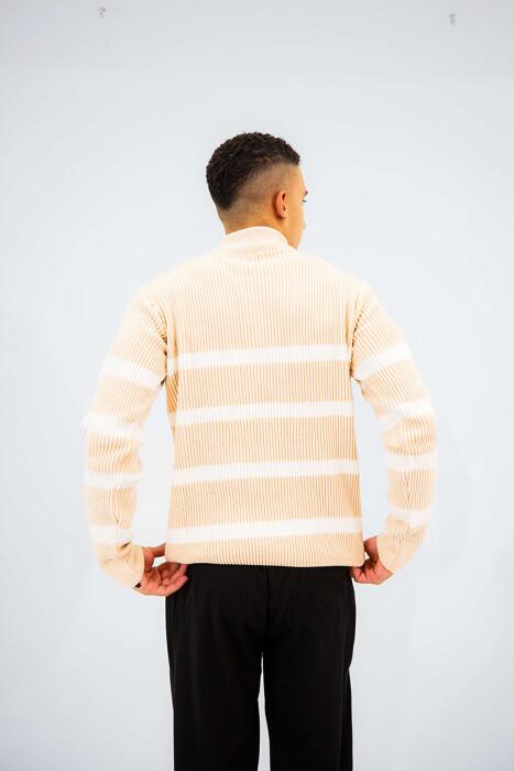 Beige knitted zip-up hoodie image 1