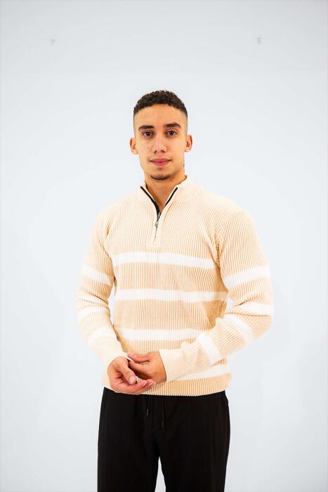 Beige knitted zip-up hoodie image 0