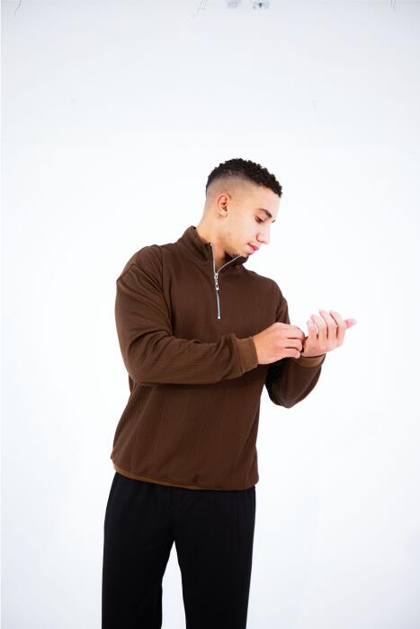 Brown zip-up hoodie image 2