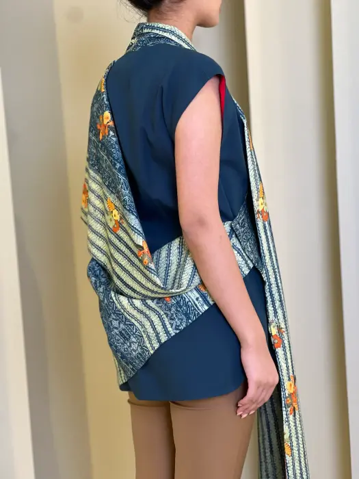 reception blouse image 4