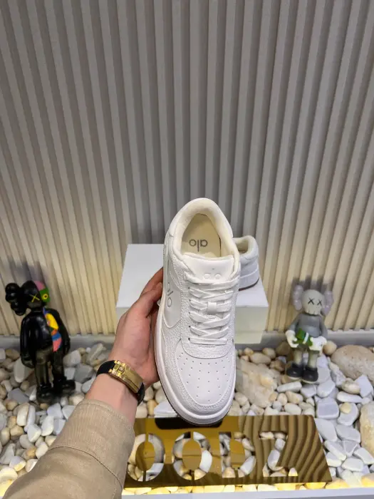 ALO_SHOSE_WHITE image 3