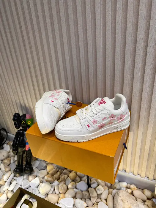 L.V_SHOSE_WHITE&PINK image 9