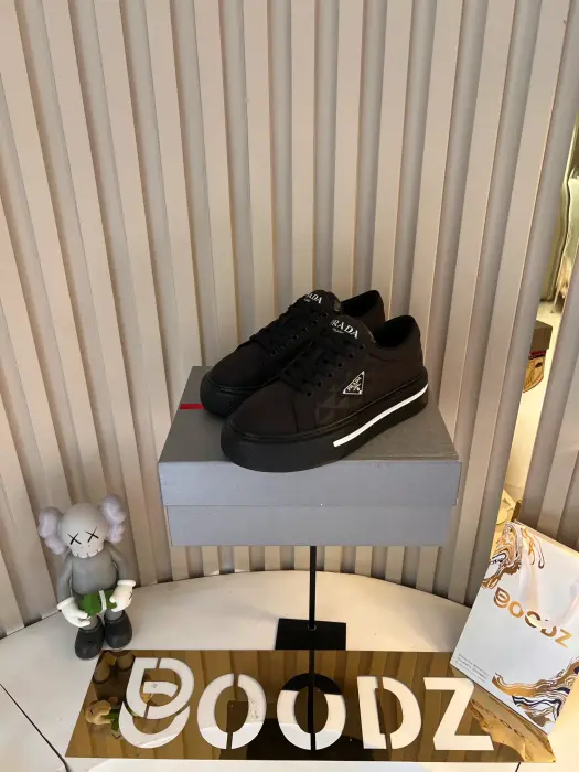 PRADA_BLACK_SHOSE image 0