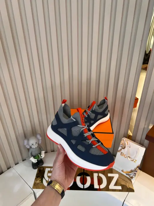 HERMES_BLUE_SHOSE image 2