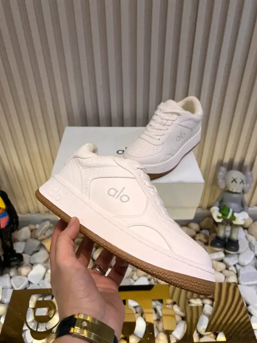 ALO_SHOSE_WHITE image 7