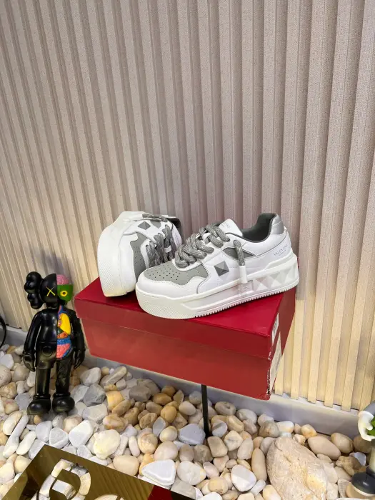 VALENTINO_SHOSE_GREY image 7