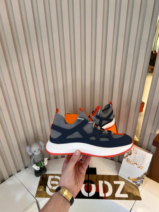 HERMES_BLUE_SHOSE image 3