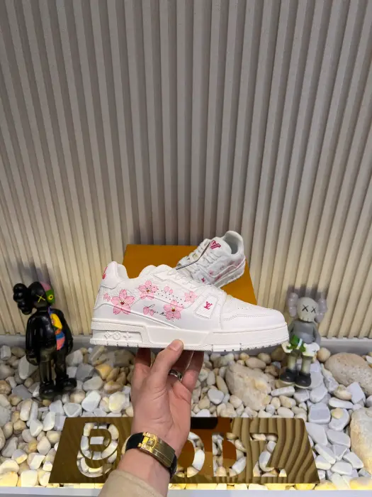 L.V_SHOSE_WHITE&PINK image 5
