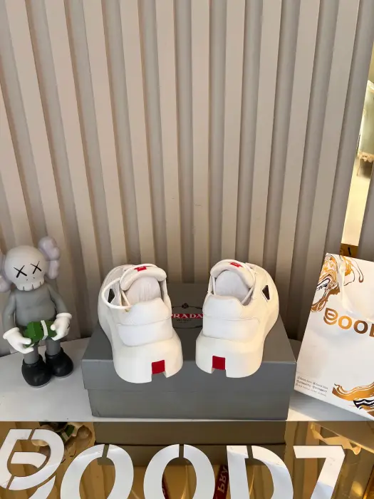 PRADA_WHITE image 4