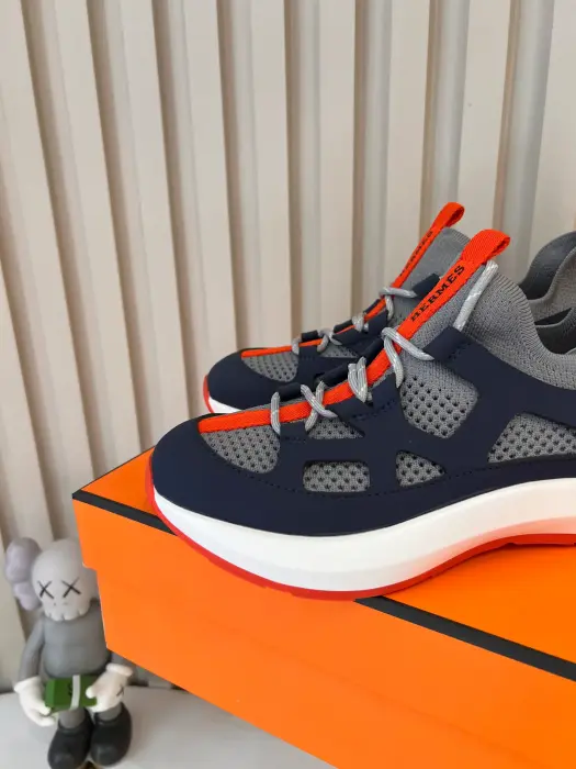 HERMES_BLUE_SHOSE image 1