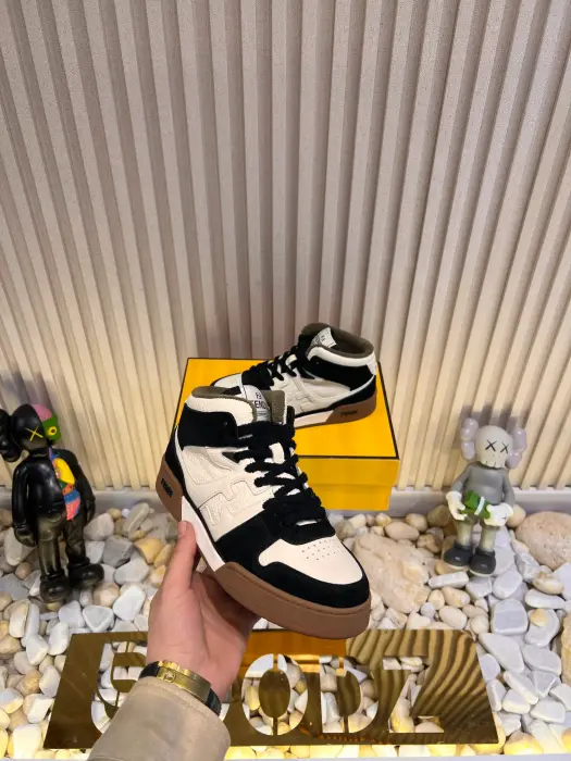 FENDI_BLACK_SHOSE_ image 1