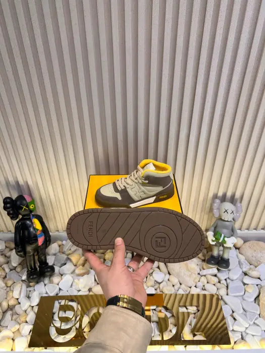 FENDI_BEAG_SHOSE_ image 5