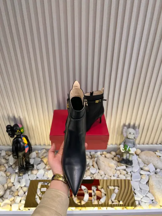 VALENTINO_SHOSE_BLACK.BOOT image 2