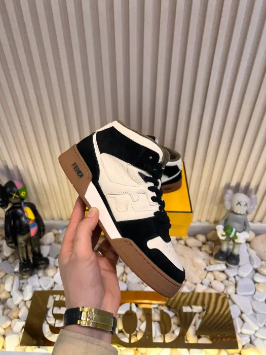 FENDI_BLACK_SHOSE_ image 4