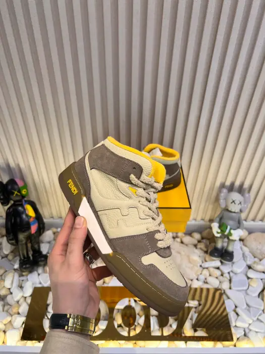 FENDI_BEAG_SHOSE_ image 2