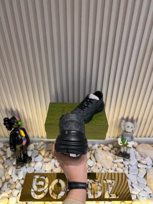 GUCCI_SHOSE_BLACK image 2