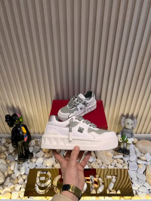 VALENTINO_SHOSE_GREY image 0