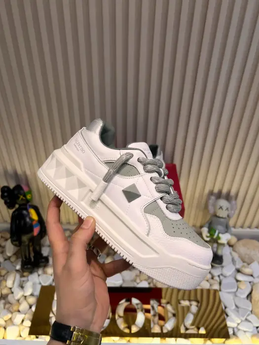 VALENTINO_SHOSE_GREY image 3