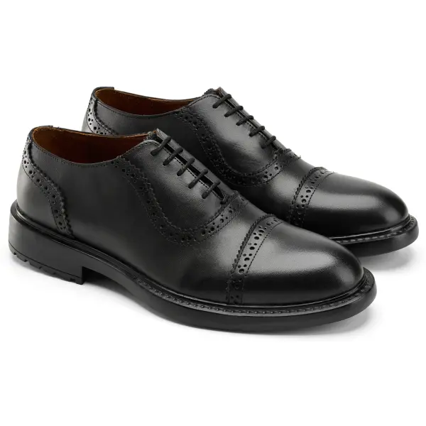 Captoe Brogue in Black image 1
