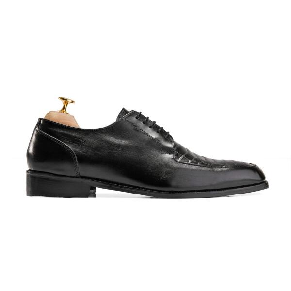 Alzati Crocodile derby shoes in Black image 0