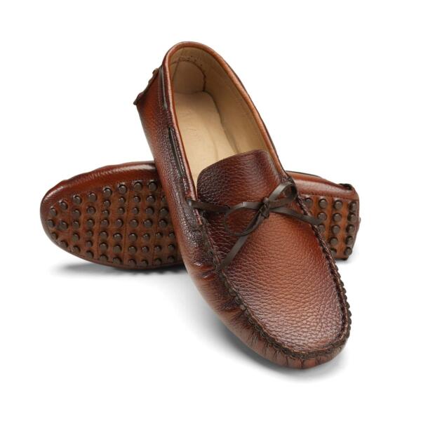 Moccasin shoes in Camel image 2