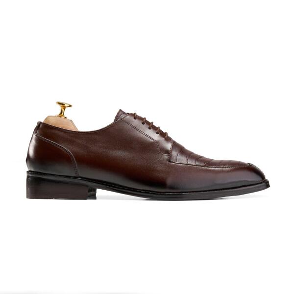 Alzati Crocodile derby shoes in Brown image 0