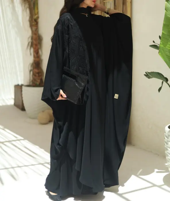 ملحفه بخامه الحرير والتطريز الليزر image 1