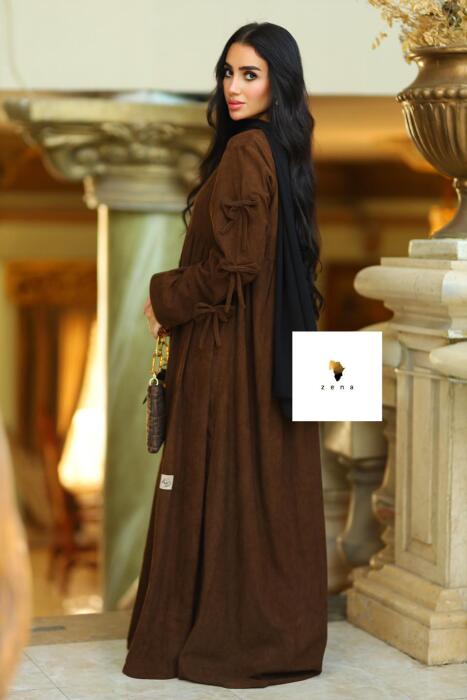 عباية شتوية فخمة بتفاصيل مميزة  image 1