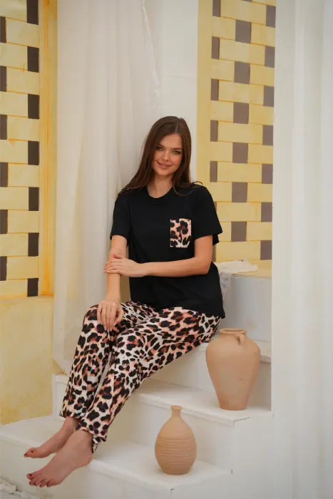 Leopard Chic Lounge Set image 4