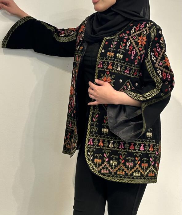 جاكيتات عصرية بالمطرزات image 10
