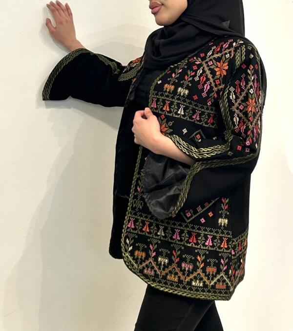 جاكيتات عصرية بالمطرزات image 11